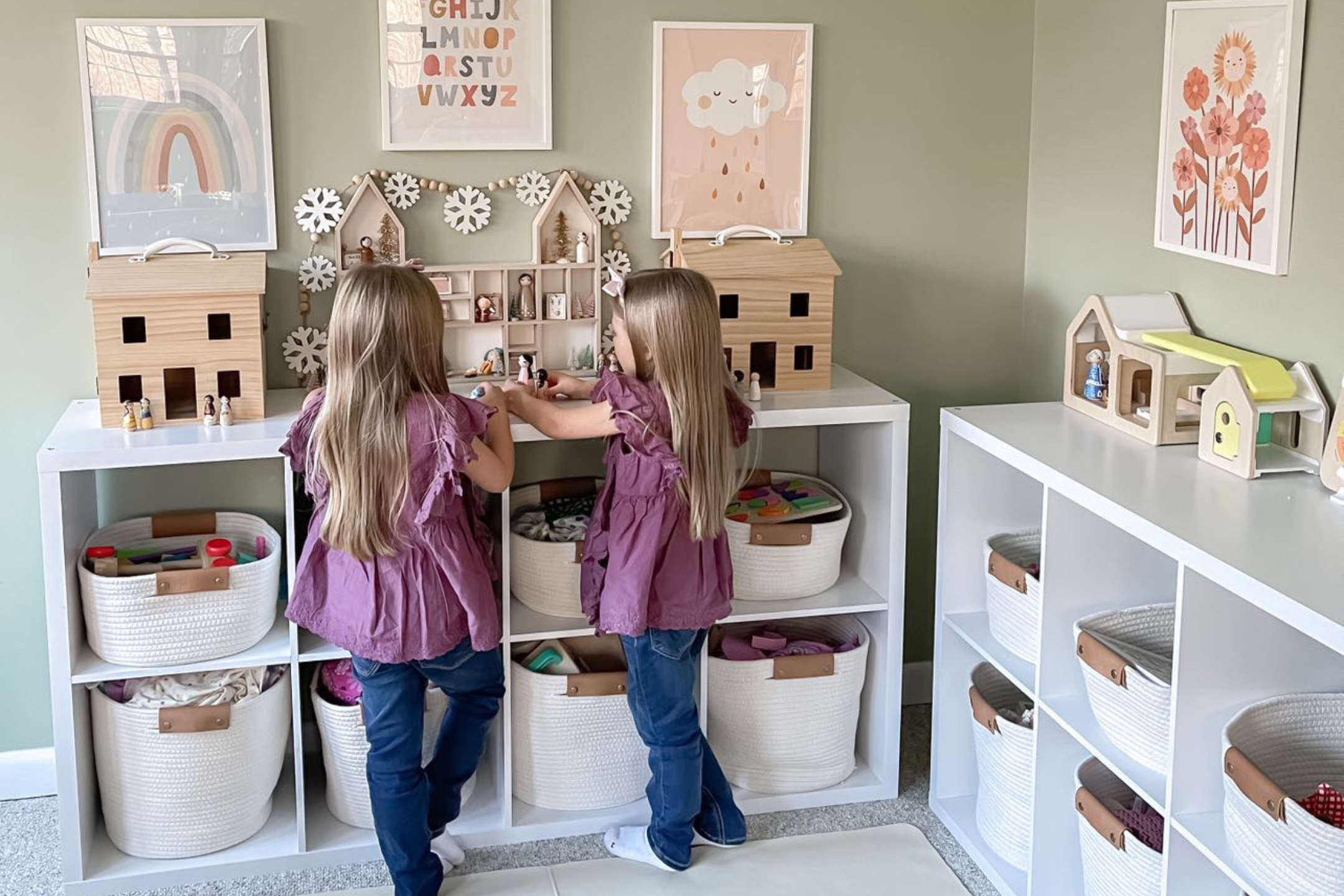 Clear Acrylic Shelves Displaying Organizing Space Saving Wall